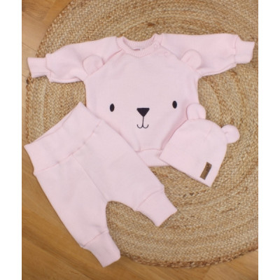 Pletená dojčenská sada 3D Medvedík, svetrík, tepláčiky + čiapočka Kazum, růžová