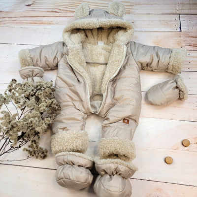Zimná prešívaná kombinéza s kožúškom a kapucňou + rukavičky + topánočky, Z&Z - béžová